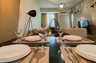 Stylish Apartment, Skopje Centre - Private Parking - Panoramic views - Escópia - 1