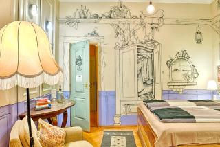 Lavender Circus Hostel, Doubles & Ensuites - Budapest - 0