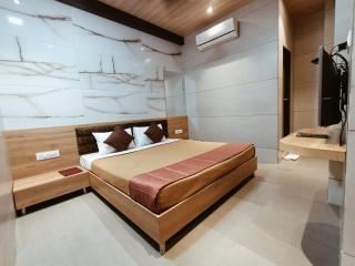 Hotel Prasad NX - Bombay - 7