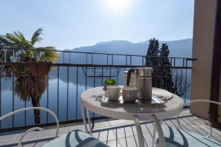 Mamma Ciccia Holiday Home - Waterfront Apartment - Mandello del Lario - 1