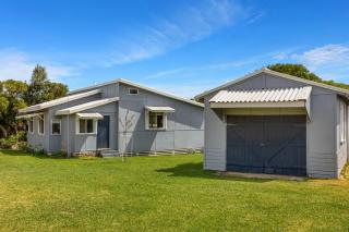 Retro Family Favourite with Wifi - Harry's Place - Gracetown - 7