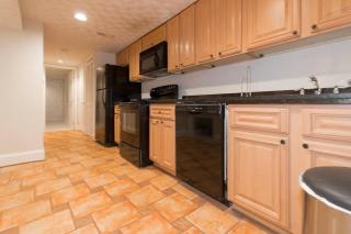 Cathedral Charmer--2 BR English Basement, with Garden Access - 2