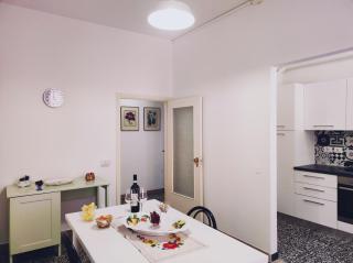 Lovely Balcony San Gimignano Apartments - 1