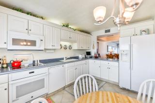 Lighthouse Point A311 - 3