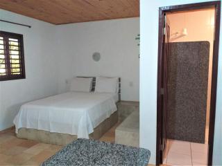 Chalés Hibiscus Pipa - ar, cozinha e banheiros privados, estacionamento interno - 6