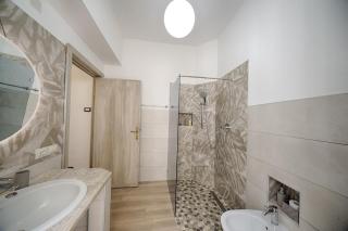 Cozy guest house Downtown - Olbia - 9