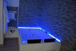 Alojamientos Lola, Suite con jacuzzi - 9