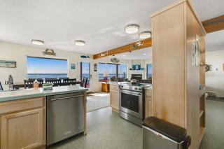 Ace's Beach House - 1