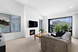 Samantha Lane - Queenstown - 6