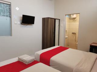 Kozy 15 Guesthouse - Surabaya - 8