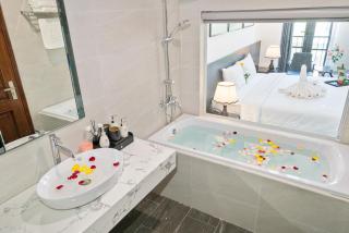 The Enchanted Hotel - Hạ Long - 3