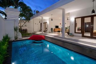 Casa Jinah 1 I Simply Modern Twin Villas (2BR) with Private Pool - Seminyak - 0