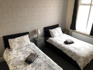 The Grosvenor Free house - 8