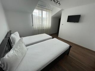 Dr House - Mioveni - 5
