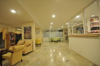 Amos Hotel - 1