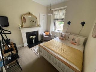 Crown House - 1