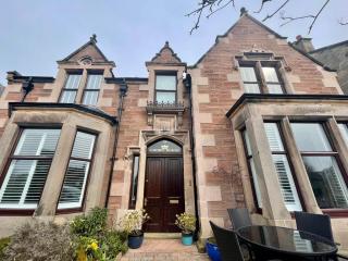 Crown House - 9