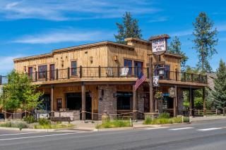 Ski Inn Taphouse Hotel - Sisters - 0