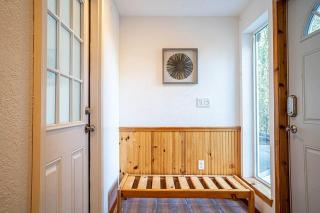 Oceanfront Retreat, Mount Rainier, King bed, Games - 4