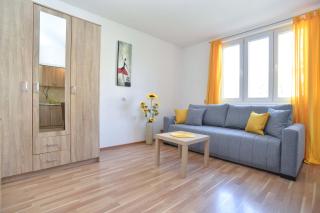 Apartment near Old Town - Budva - 9