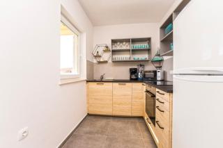 Ocean blue modern apartment for 8 - Novalja - 5