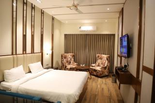 Hotel West End View A Unit of Hotel SC Residency - Zirakpur - 1