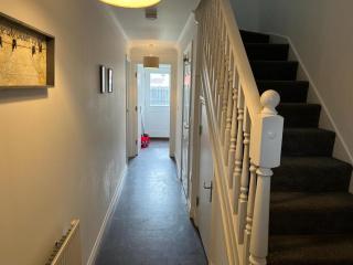 AMAZING 7 PERSON 3 BEDROOM 3 BATHROOM HOUSe - Hull - 5