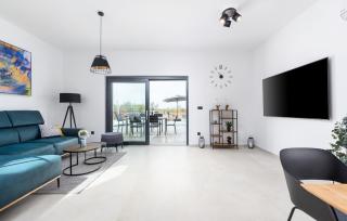 Villa Lucia with Jacuzzi and Private Pool - Kadumi - 2