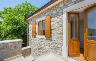 Gorgeous Home In Plomin With Kitchen - 4