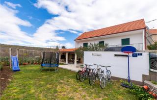 Three-Bedroom Holiday Home In Katuni - Katuni - 9