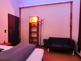 #111 - LUX-Flat Lennep - Altstadt - Netflix & Amazon Prime - Felswand - Remscheid - 2