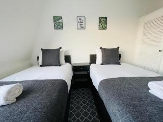 Cheerful 5-bedroom with free parking - Bristol - 9