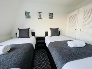 Cheerful 5-bedroom with free parking - Bristol - 8