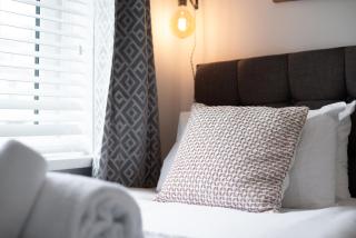Byng! This one's for you - TV in Every Bedroom! - Morriston - 4
