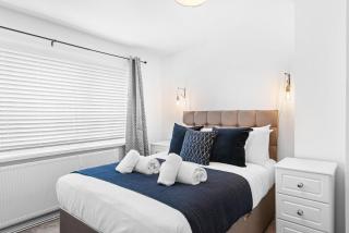 Byng! This one's for you - TV in Every Bedroom! - Morriston - 5