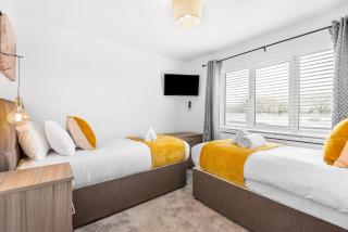 Byng! This one's for you - TV in Every Bedroom! - Morriston - 1