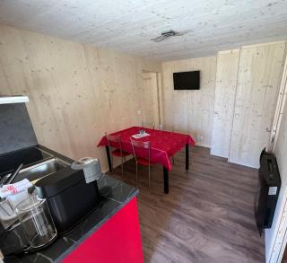 Bungalow Miralago in Camping Cavresc, Via dal Cavresc 1, 7746 Le Prese-Poschiavo - Poschiavo - 4