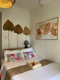 Brand New! Cozy Insperia Condo with Balcony and Samal Island View Beside Abreeza Mall - Davao City - 0