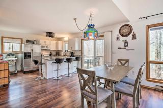 Tobyhanna Home with Game Room and Fire Pit - Tobyhanna - 4
