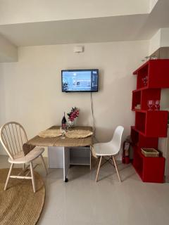 Brand New! Cozy Insperia Condo with Balcony and Samal Island View Beside Abreeza Mall - Davao City - 5