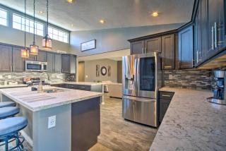 Modern El Paso Home with Backyard and Fire Pit! - Sunrise Acres - 8