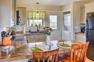 Near Wineries and Hiking Lawndale Home with Fire Pit! - Lawndale - 5