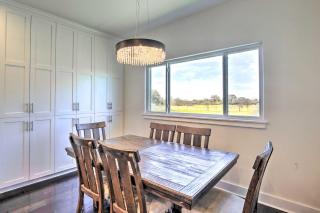 Spacious Texas Getaway with Fire Pit and Pond! - Yorktown - 4