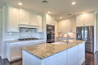 Spacious Texas Getaway with Fire Pit and Pond! - Yorktown - 2