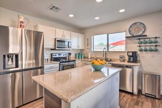 2 Mi to State Farm Stadium Phoenix Retreat - Phoenix - 1