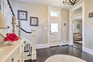 Lush, Modern Farmhouse with Mtn Views and Sunroom - Edinburg - 7