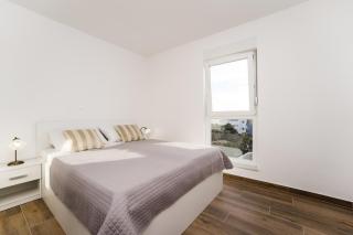 Lejla, sea view apartment with pool - Novalja - 7