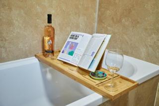 Conaglen, one bedroom apartment with stunning views. - 2