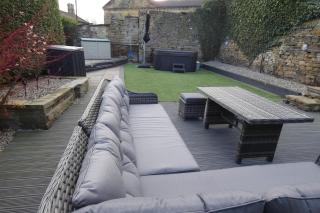 Honeybee Cottage, with a log fire & a hot tub. - Bradford - 1