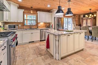 Family Game Room Spacious Overgaard Cabin - 2